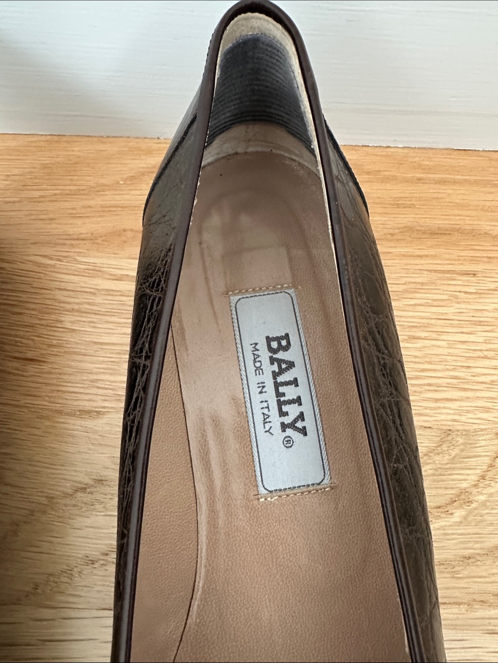 Vintage BALLY Italy brown faux alligator tassel loafer 10B - Picture 2 of 7